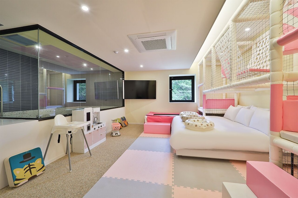 Pinky Pinky Indians Pool Room