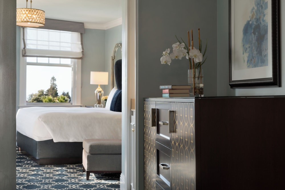 Deluxe Room, 1 Queen Bed, Bay View - Photo 3