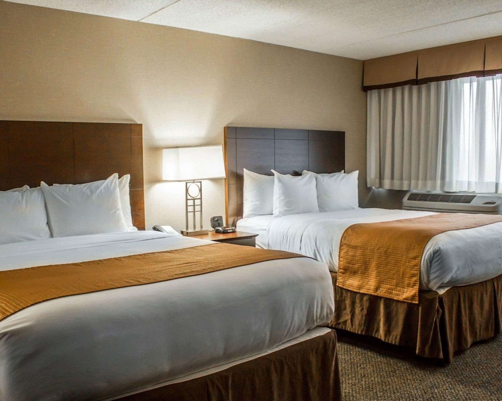 Suite, 2 Queen Beds, Non Smoking - Photo 3