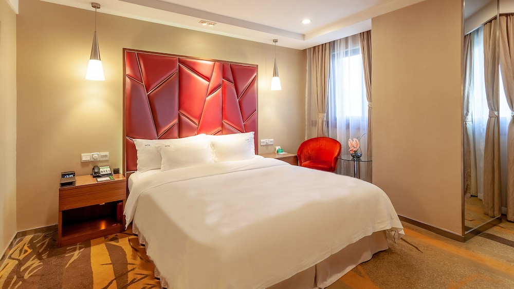 Suite, 1 King Bed, Non Smoking - Photo 6