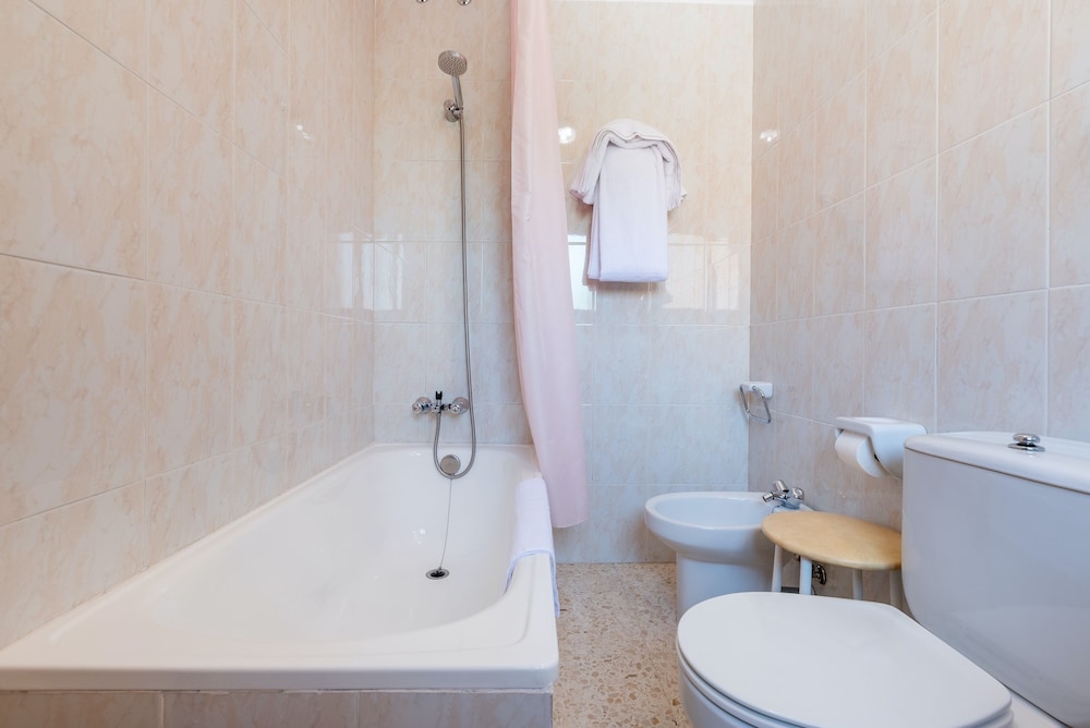 Classic Double Room - Photo 7