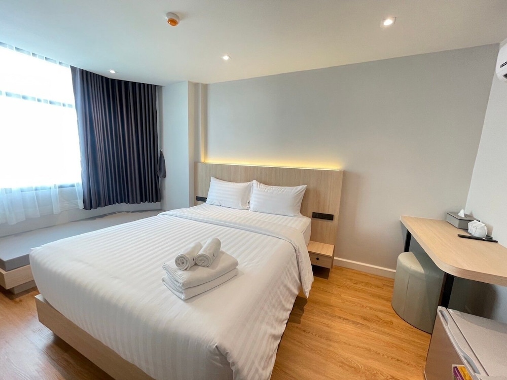 Deluxe Single Room, City View