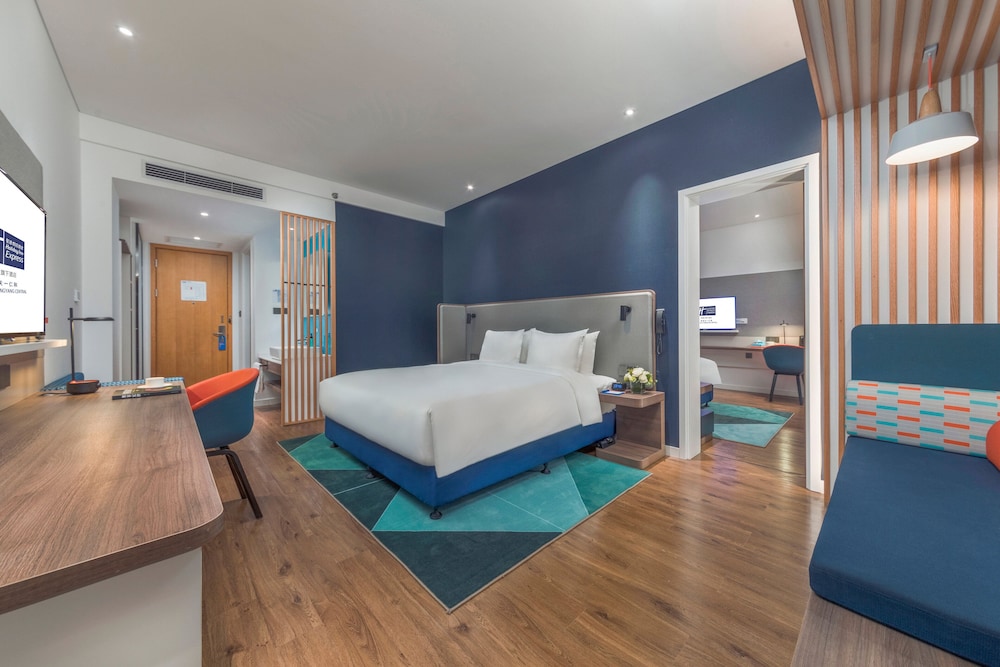 Standard Room, 1 King Bed - Photo 2
