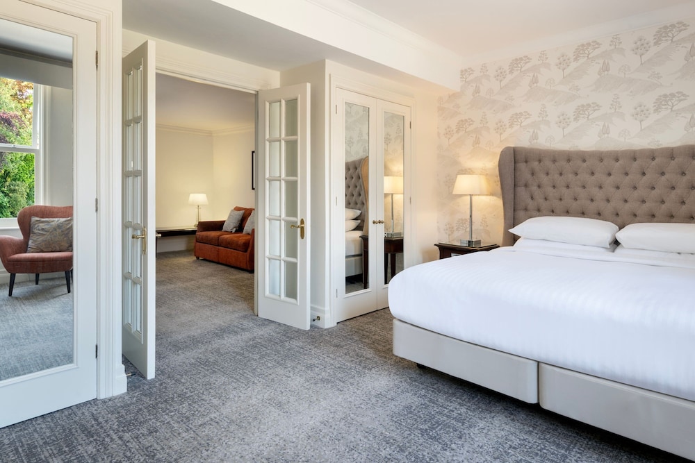 Junior Suite, 1 King Bed - Photo 1