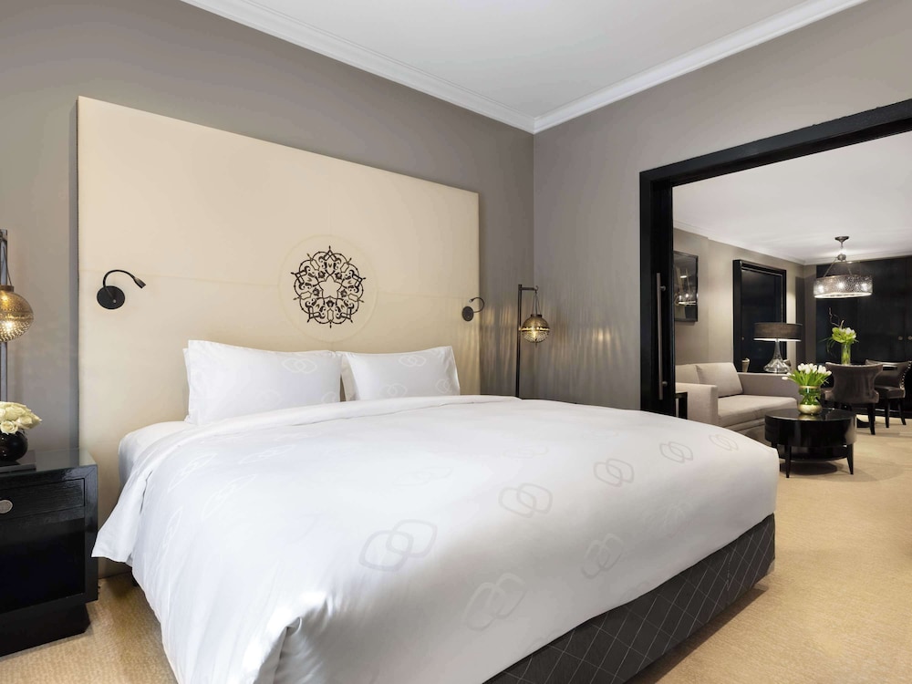 Suite, 1 King Bed (Prestige) - Photo 3