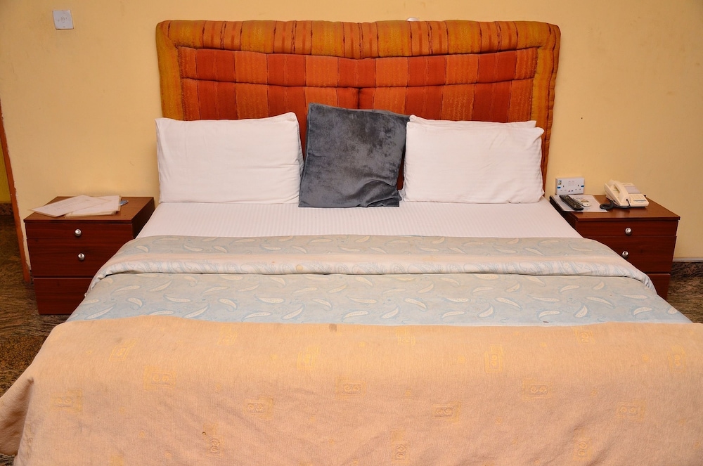 Basic Single Room, 1 Double Bed