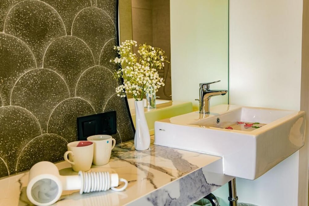 Signature Studio Suite, Non Smoking, City View photo 2