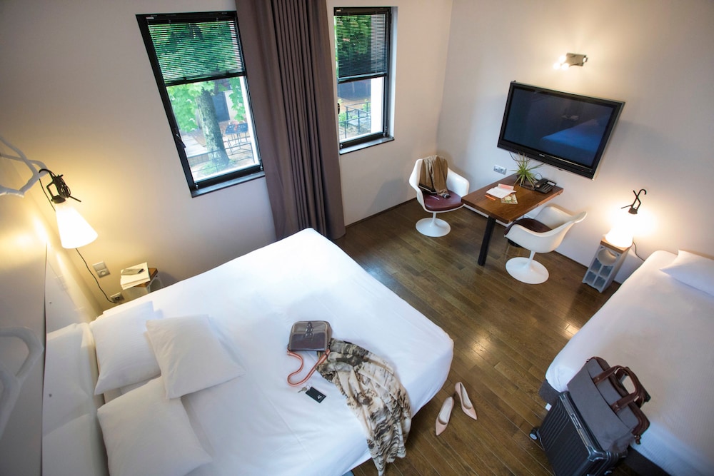 Marroniers Triple Room