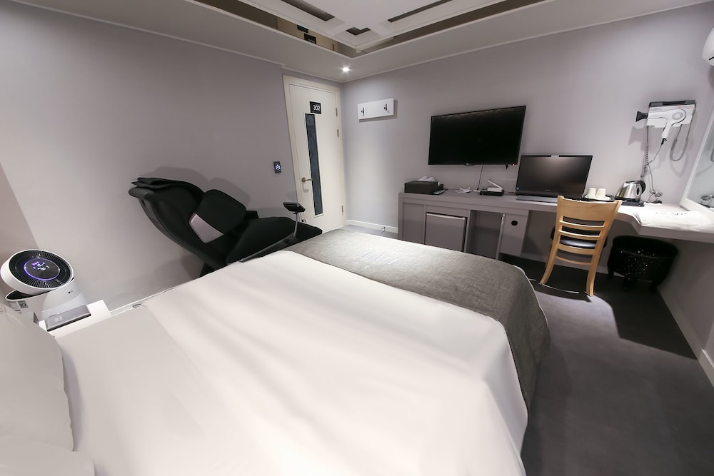 Premium Room - Photo 3