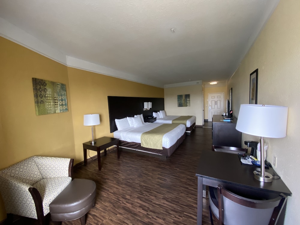 Standard Room, Multiple Beds - Photo 2
