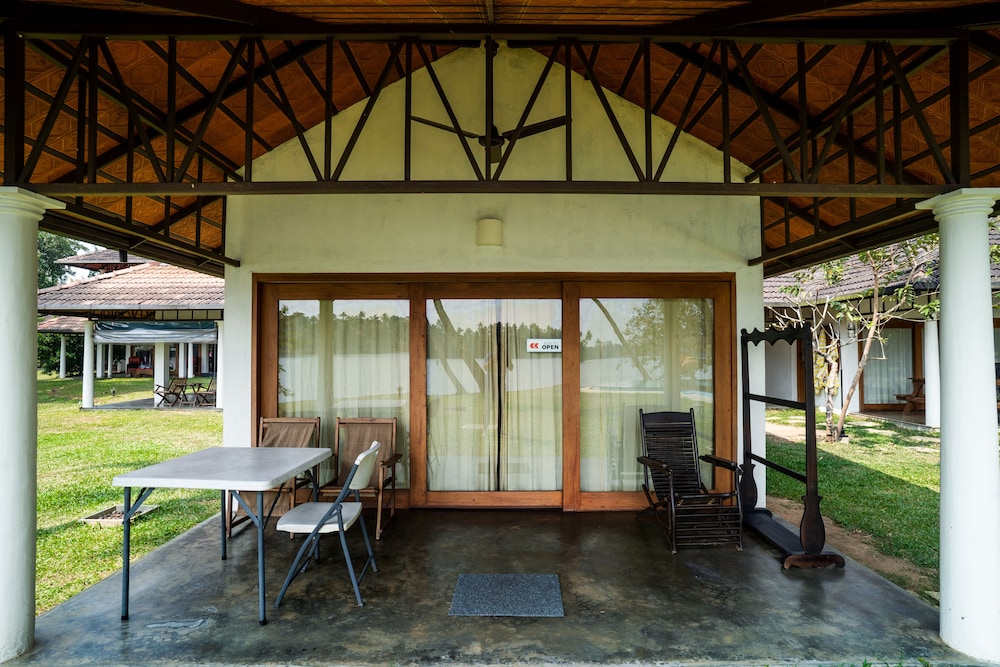 Riverside Pool Deck rooms photo 2