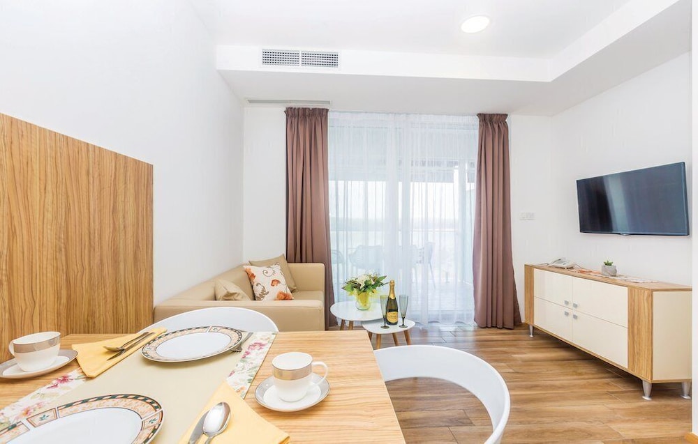 Prestige Apartment (204) photo 2