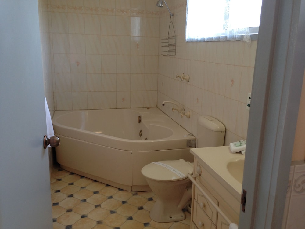 Luxury Spa Room - Photo 5