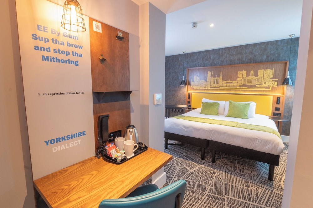 Room, 2 Twin Beds (The Duet)