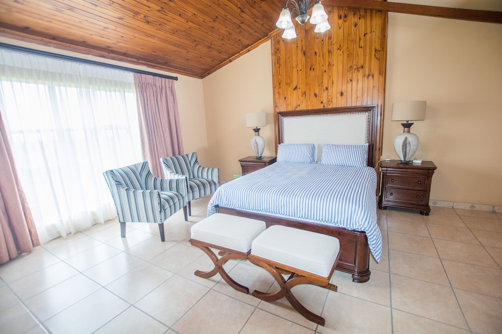 House, 4 Bedrooms (Eagles Call self- catering ) photo 2