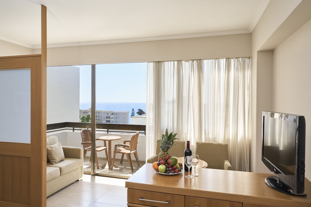 Junior Suite Inland View - Photo 5