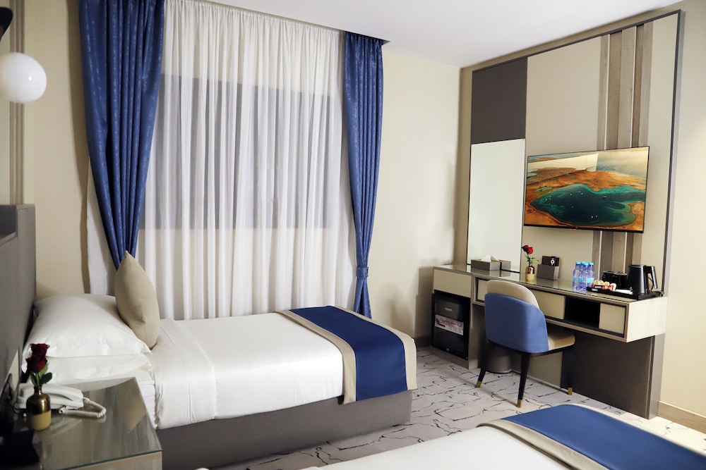 Double or Twin Room, City View photo 3