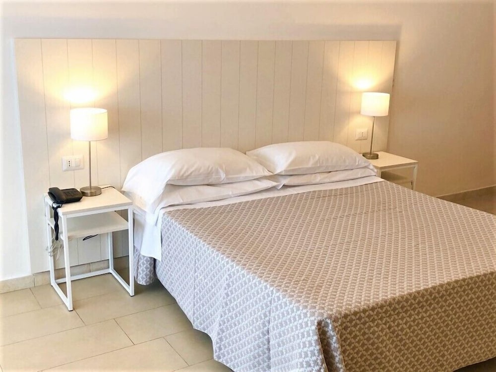 Deluxe Triple Room, Terrace, Ocean View photo 3