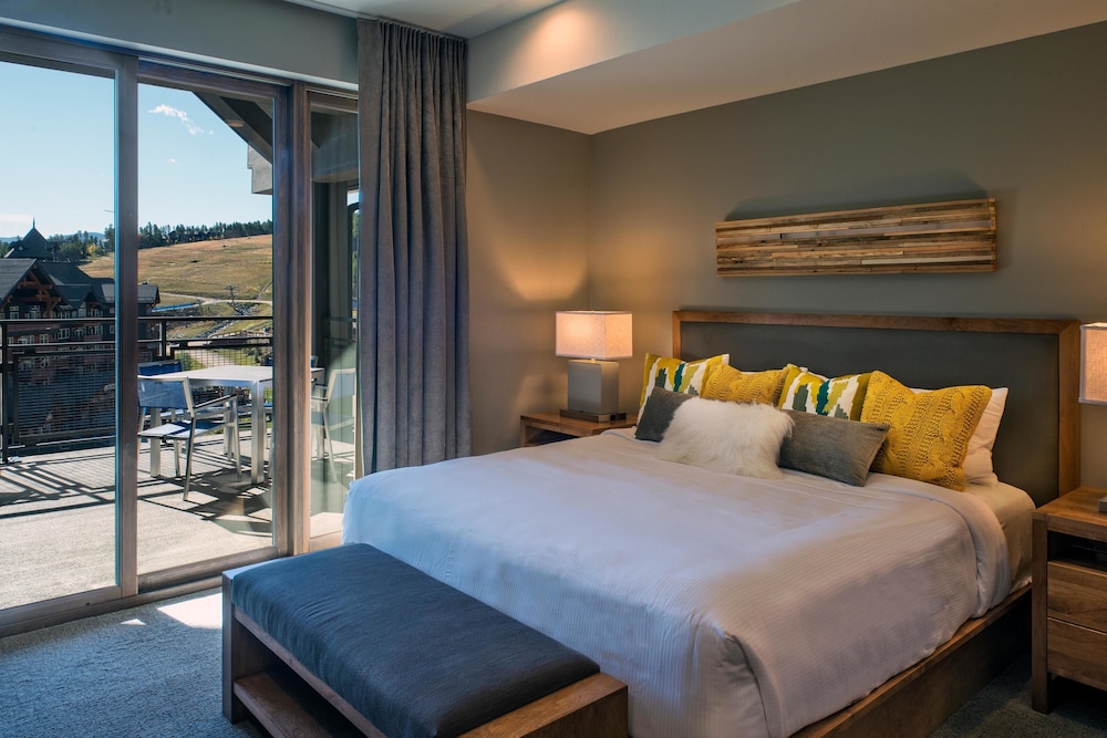 Grand Condo, Balcony (4-Bedroom Colorado)