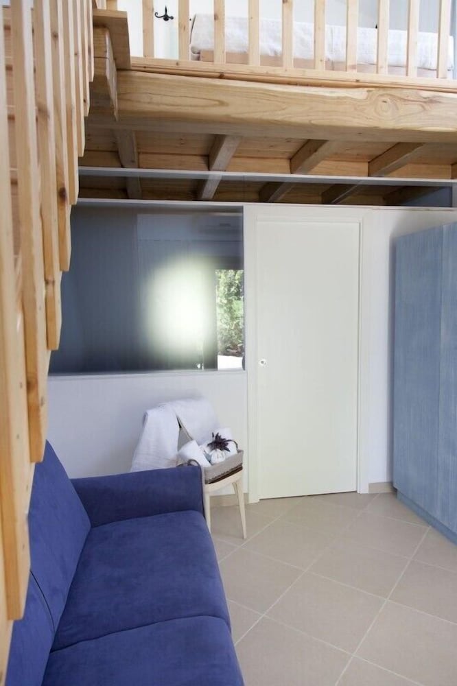 Basic Quadruple Room photo 2
