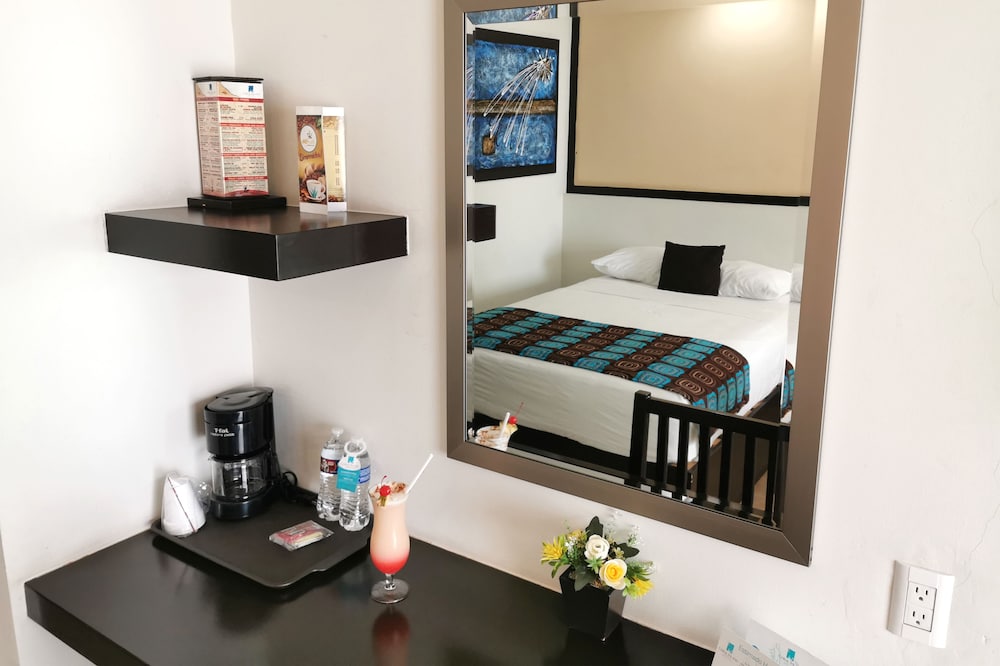 Room, 2 Double Beds, Ocean View - Photo 3