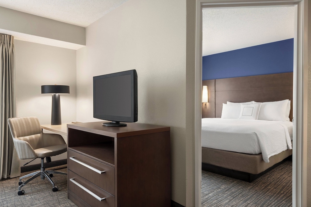 Double Room, 2 Bedrooms (Mobility Accessible, Roll-In Shower) photo 3