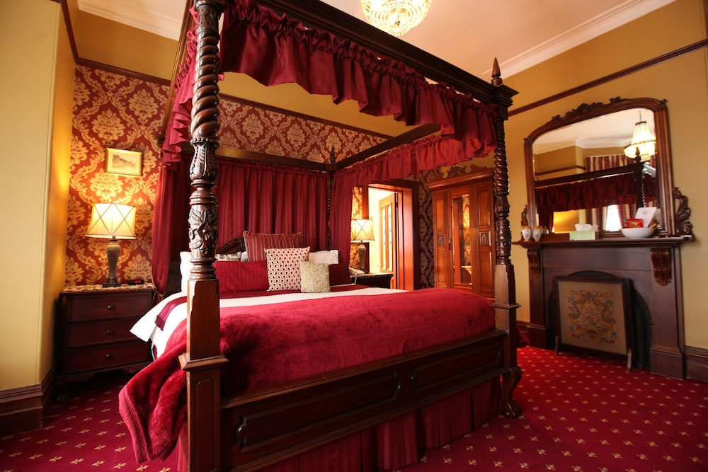 Premium King Suite 2 photo 3