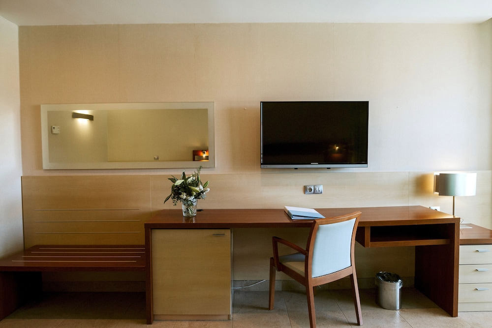 Double Room Single Use, Terrace, Pool View photo 3