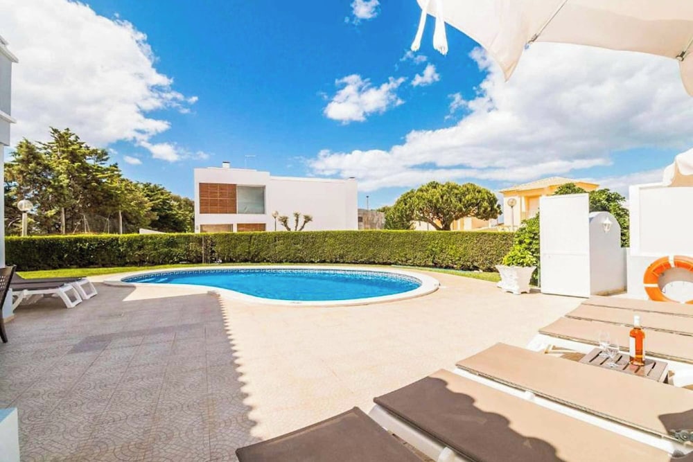 Villa (4 Bedrooms)
