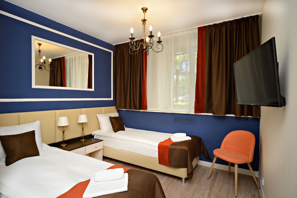 Standard Twin Room, City View