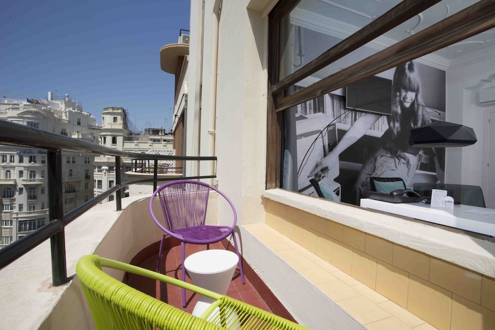 Double Room, 2 Twin Beds, Balcony, City View