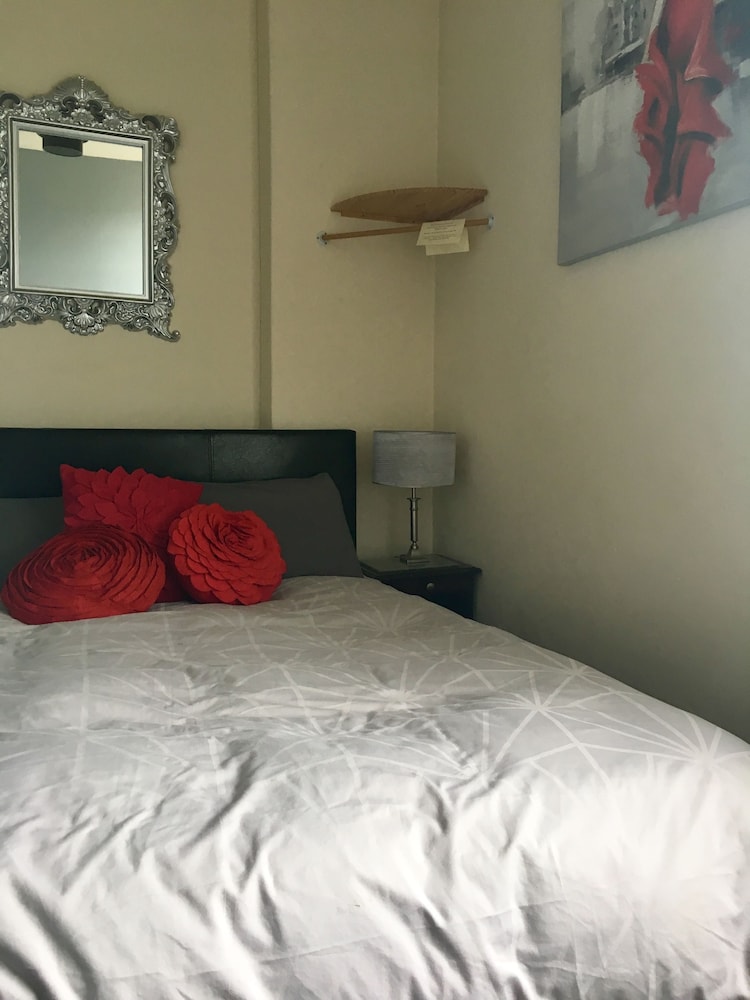 Economy Double Room, 1 Double Bed, Shared Bathroom photo 2