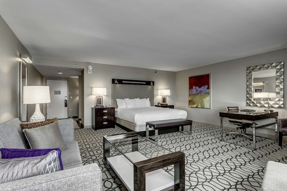Junior Suite, 1 King Bed, Non Smoking - Photo 5