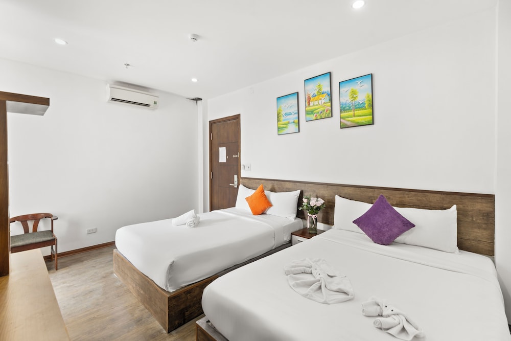 Family Twin Room, 2 Queen Beds
