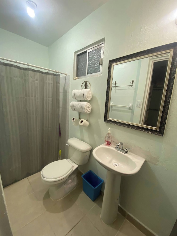 House, 2 Bedrooms, Accessible, Patio photo 2