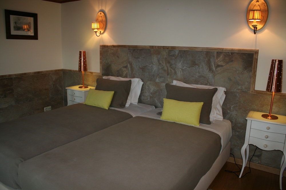 Standard Twin Room, River View photo 1