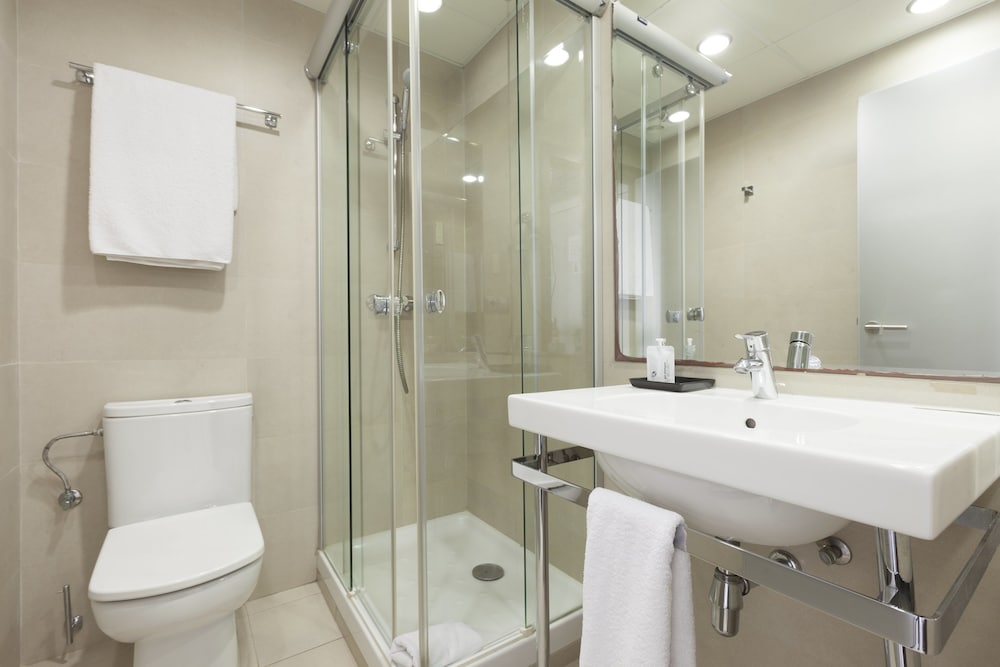 Standard Single Room, Balcony, Partial Sea View photo 3
