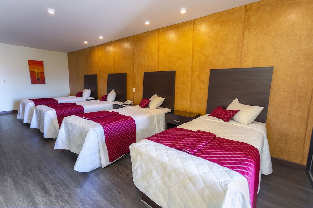 Family Suite (Cuadruple) photo 2