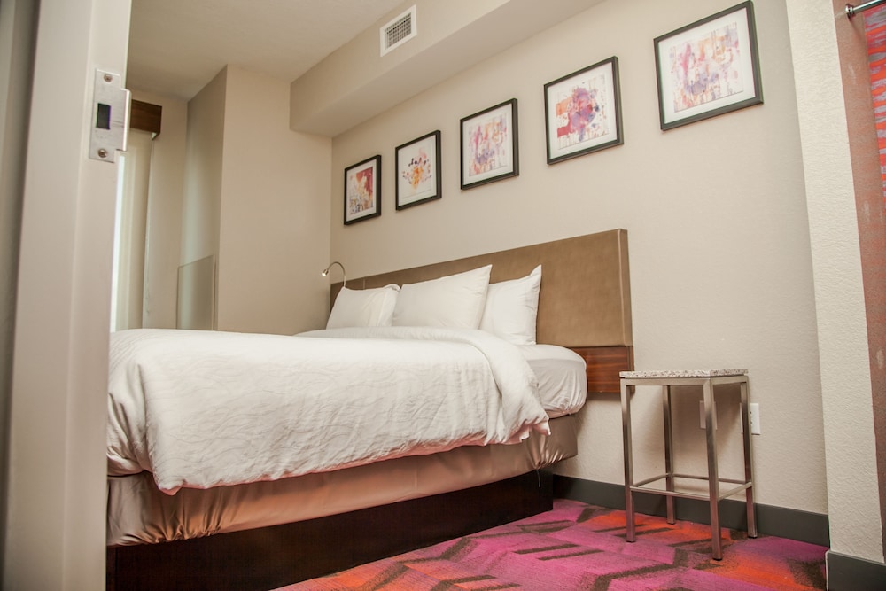 Suite, 2 Bedrooms, Non Smoking photo 3