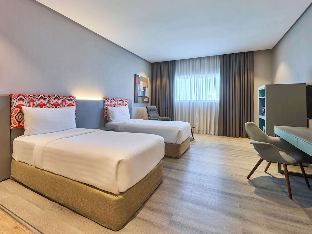 Standard Room, 2 Twin Beds (City Side) photo 3