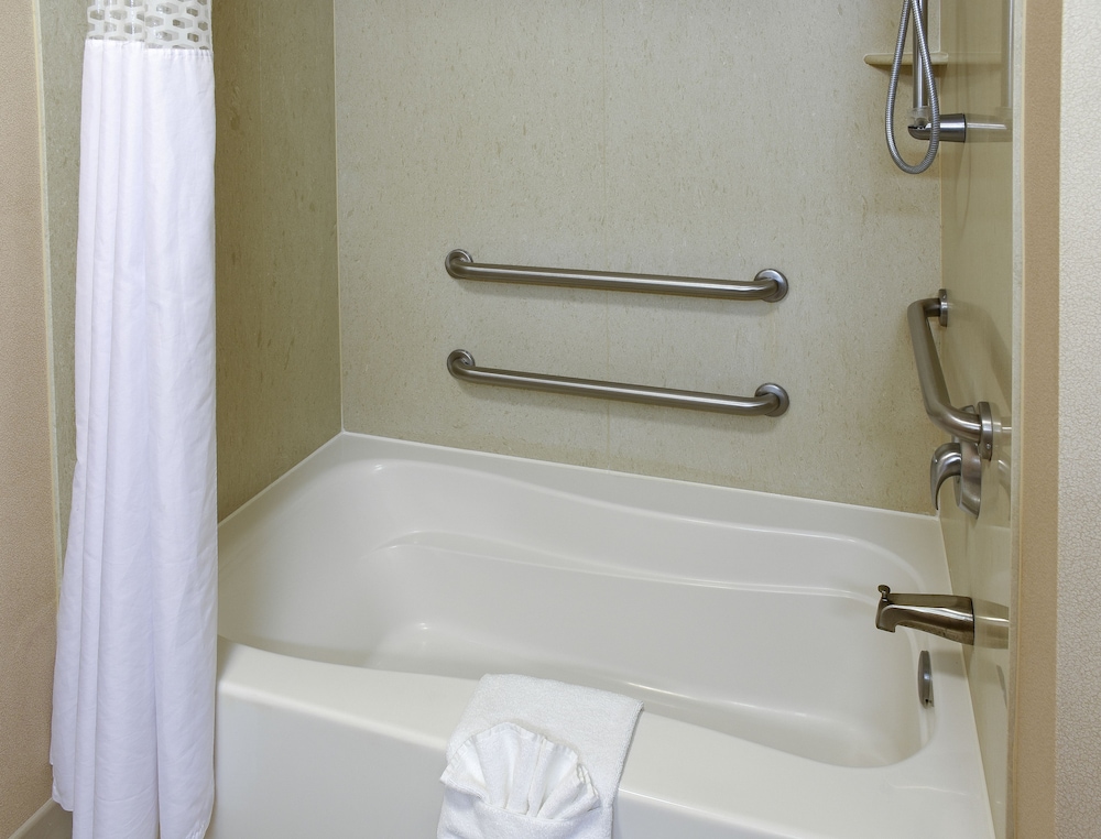 Room, 2 Queen Beds, Accessible, Fireplace - Photo 6