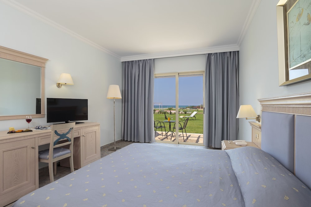 Double Room, Beachfront photo 1