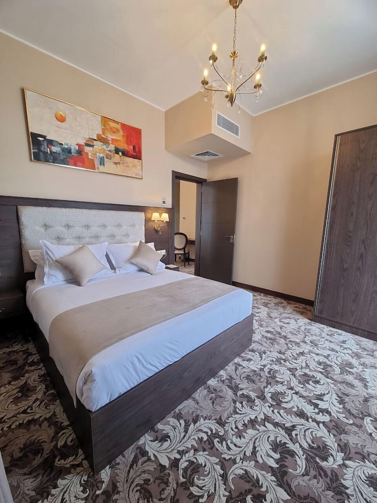 Family Suite, 1 Bedroom, Balcony, City View