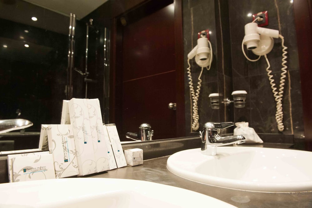 Premium Room - Photo 5