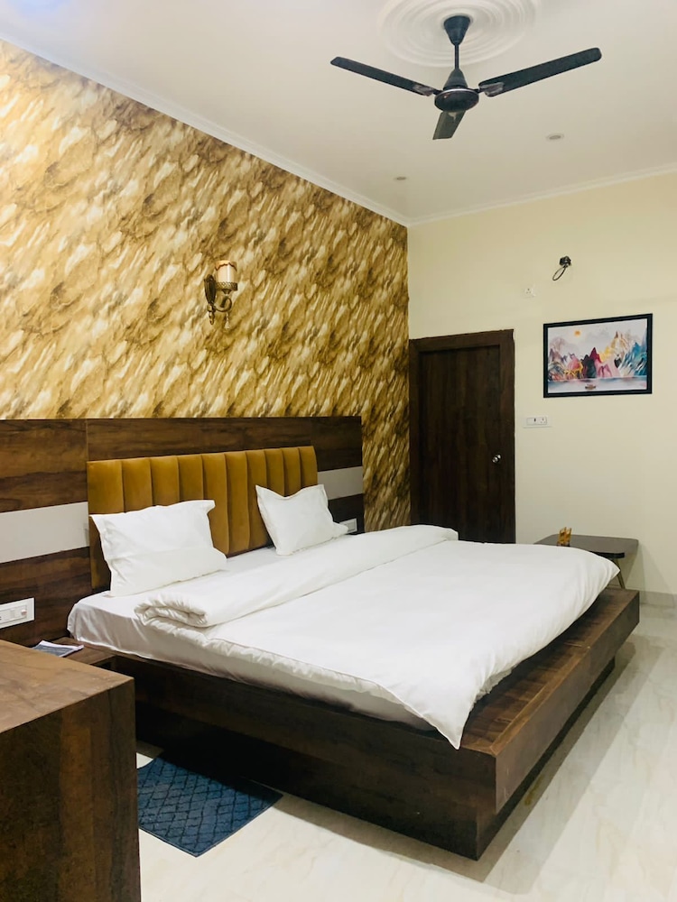 Deluxe Double Room, Garden View photo 1