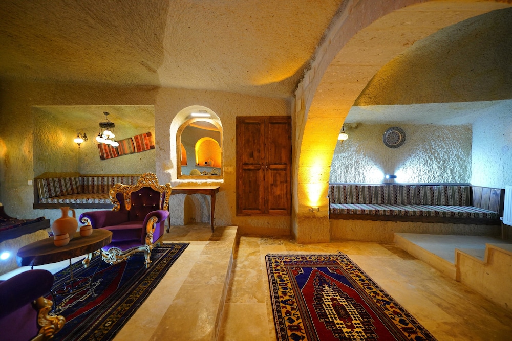Nazende Hammam Jacuzzi Cave Suite - Photo 17