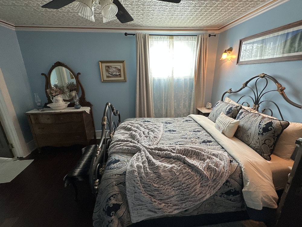 Standard Room, 1 Queen Bed (Room 7) photo 3