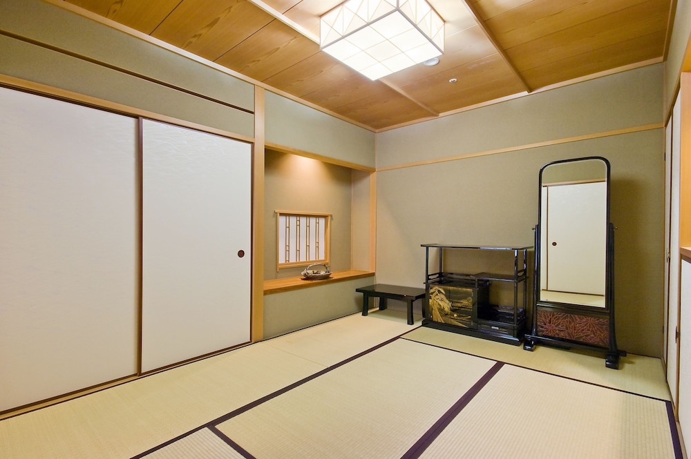 Royal Suite with a Private Hot Spring Bath, Non Smoking [150 sqm][Top Floor][Club Floor] photo 3