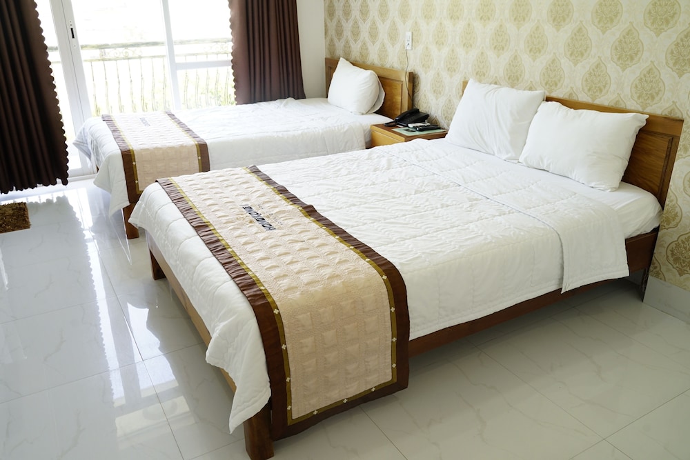 Standard Triple Room, Balcony, Garden View