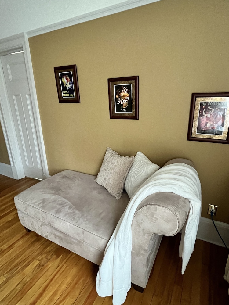 Honeymoon Single Room photo 3